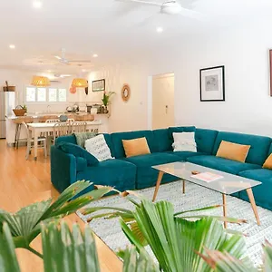 Wayfarer Apartment, In The Heart Of Apartment Port Douglas