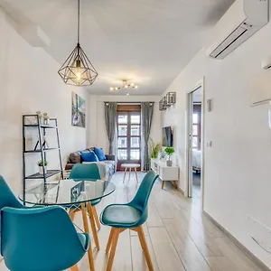 Hanami Castillo Apartment Estepona